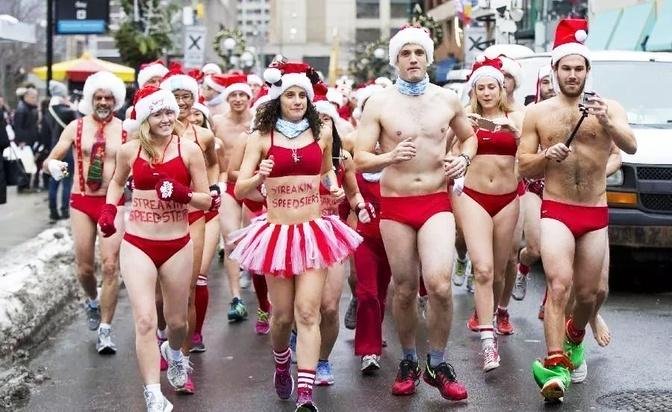 布达佩斯：第20届「圣诞泳装跑」独特盛典