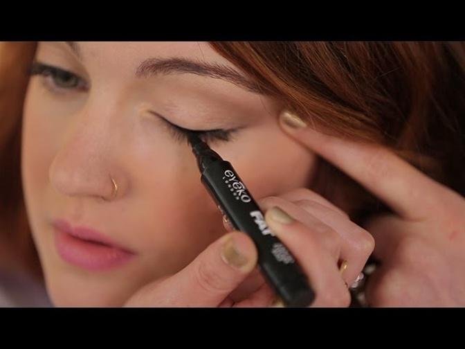 How To： Apply Liquid Eyeliner For Beginners 