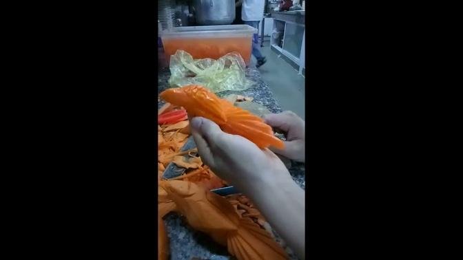 fruits carving // Cách cắt tỉa hoa quả//kỷ thuật cắt đồ xào từ cà rốt,bông mai,ngôi sao,chiếc lá