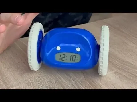 Dieser Wecker fährt von dir weg während er klingelt 😂
