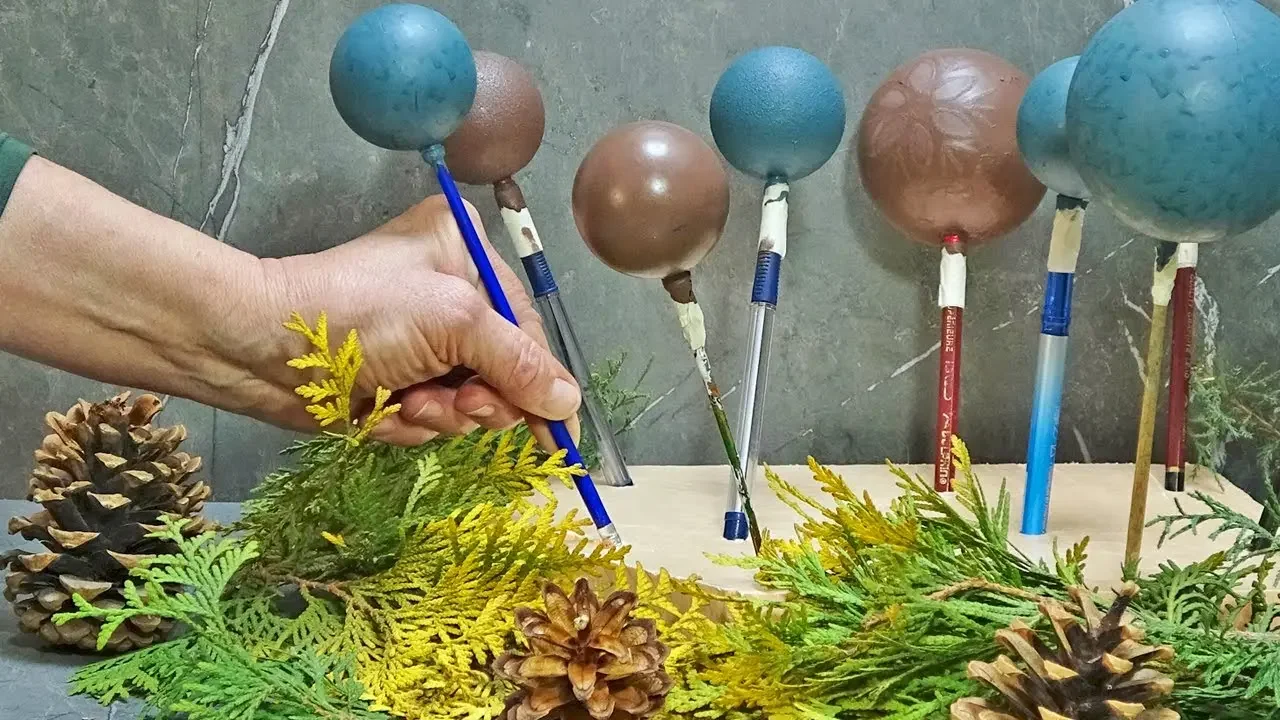 I took simple Christmas tree balls and turned them into unique ones! 3ideas in 1video!