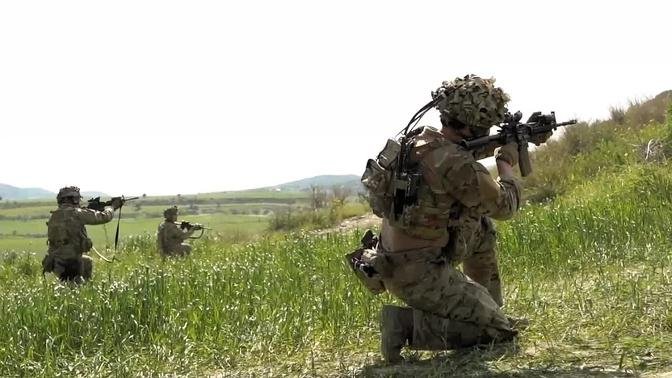 Paratroopers Move Forward During Live-Fire - SF23
