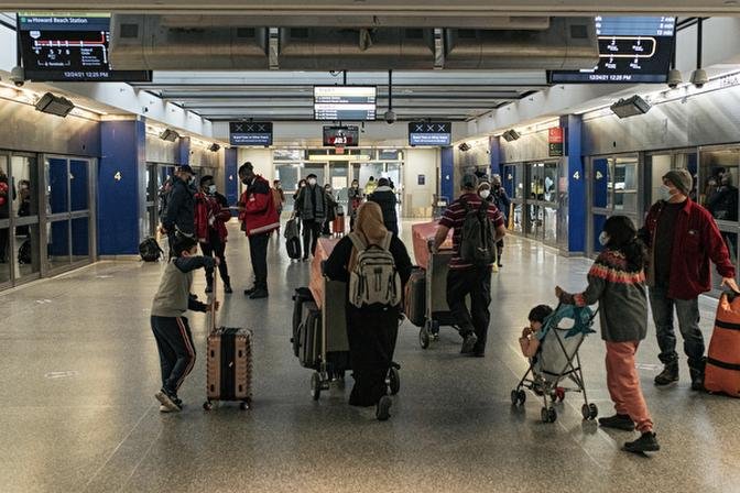 紐約11月機場客運量 首次超過疫情前水平