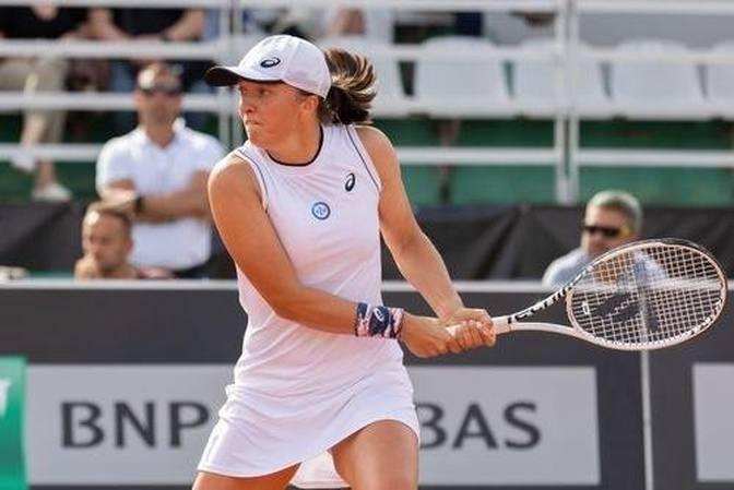 Iga Swiatek and Madison Keys stage comebacks to reach Madrid semifinals