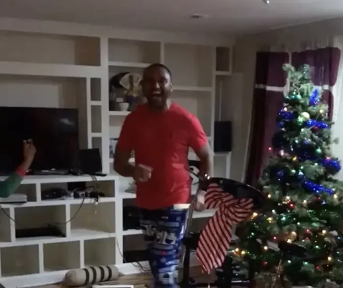US dad can not hide his happiness after receiving drum kit for Christmas