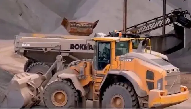 99 Powerful Machines Mine And Transport Gold From Gold Mining Worth 20 Billion USD