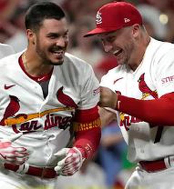 Cardinals’ Four Homers Propel Them Past Red Sox