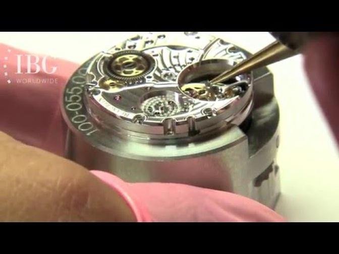 Blancpain: Assembly of the tourbillon into a wristwatch