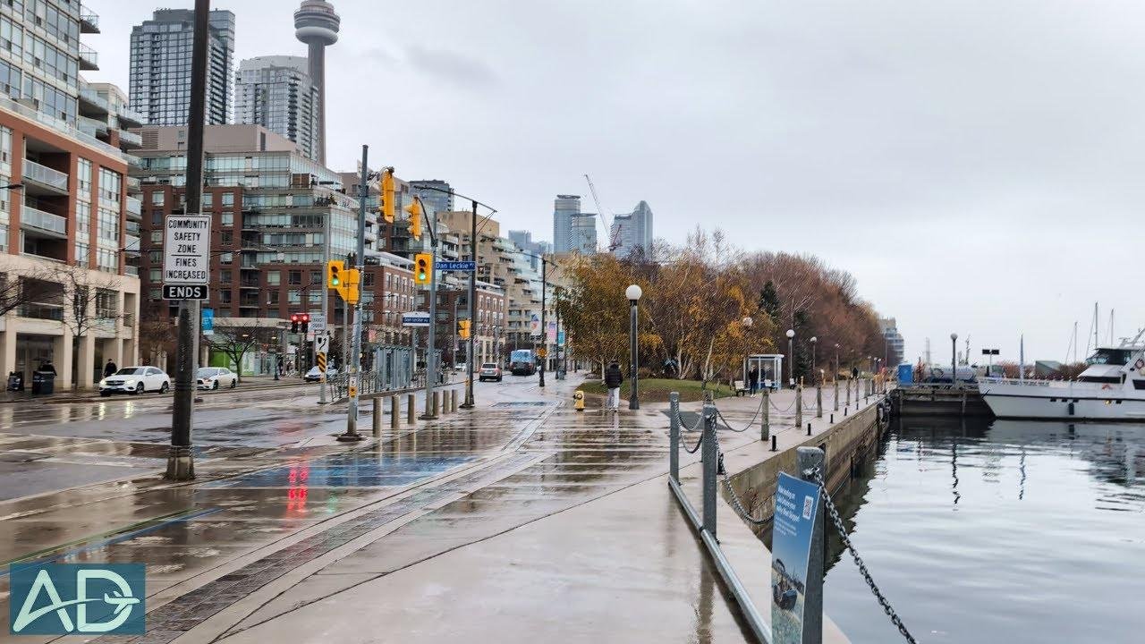 Relaxing Light Rain Walk in Toronto | City Sounds & Tranquil Waterfront 🇨🇦