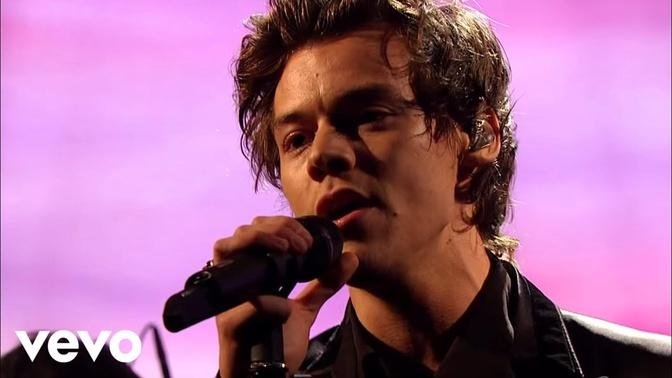  Harry Styles - Sign of the Times (Live on The Graham Norton Show)