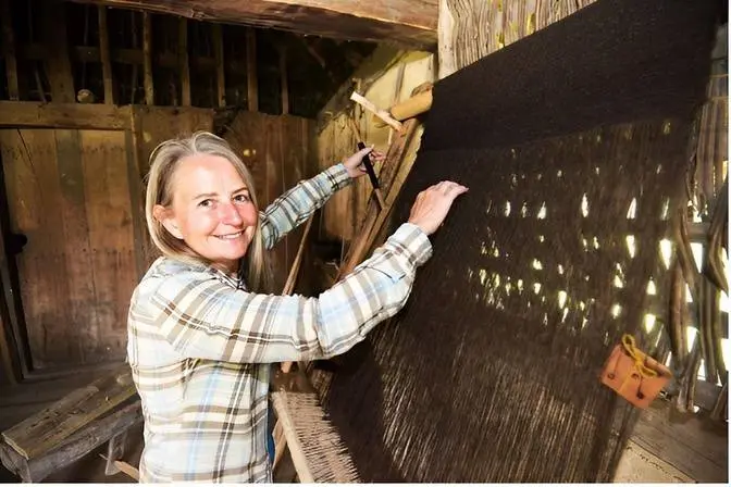 Weaving Cloth in the Anglo-Saxon Way
