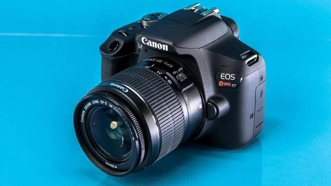 5 Best Cameras for Beginners in 2021