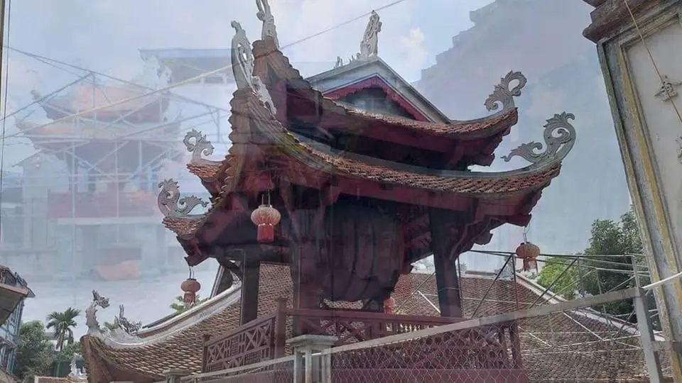 Đình Kim Quan, thờ phụng Tam vị Chu Công là Cẩn Công, Khiêm Công, Đàm Công