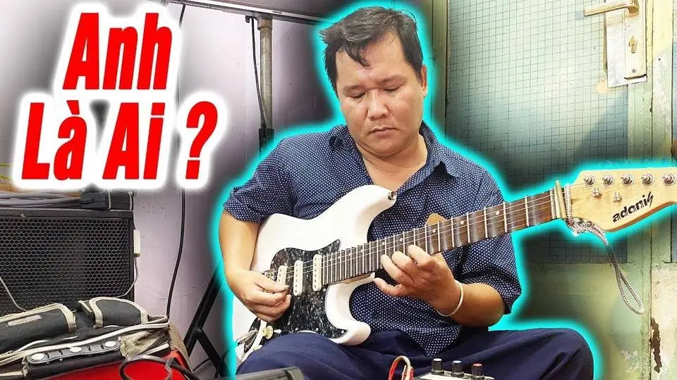Anh Là Ai ? Mà Ngón Đàn Nghe Êm Quá Vậy | Hoàng Linh Tinh Vlog