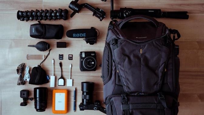 What's In My CAMERA BAG