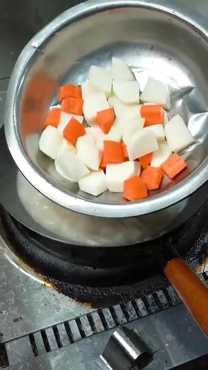 家常菜-萝卜炖羊肉，美食持续更新~#美食 #美食教程 #萝卜炖羊肉