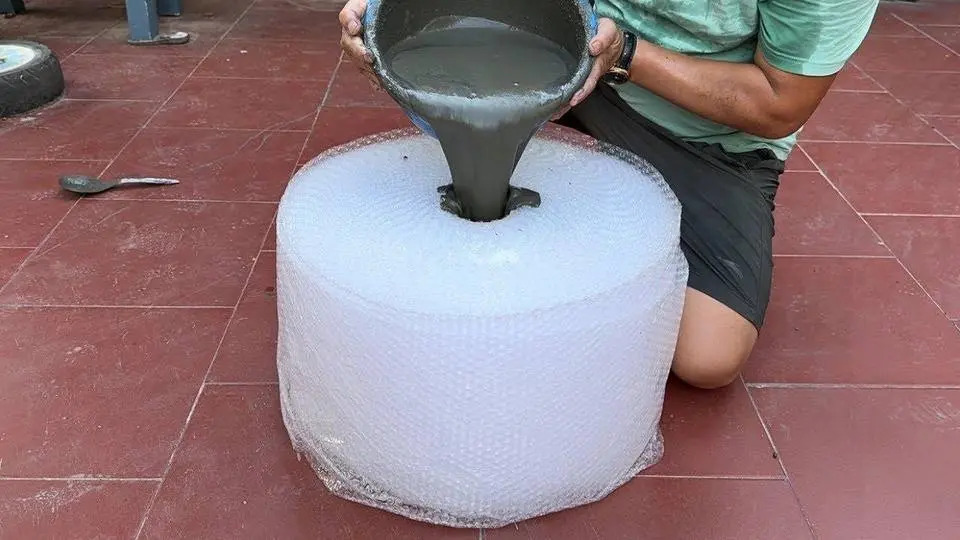 Flower pots craft / Details how to make Flower pots from Cement and Bubble wrap