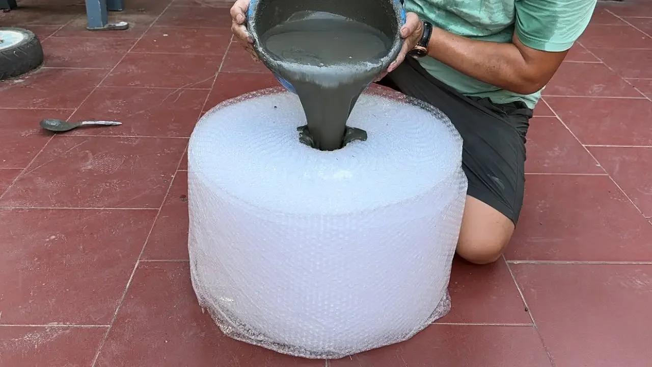 Flower pots craft / Details how to make Flower pots from Cement and Bubble wrap