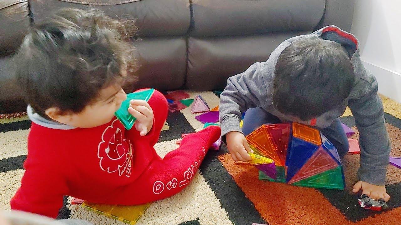 Play and Learn with Magnetic Tiles @PicassoTiles