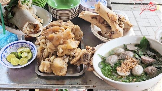 Hủ tiếu bò viên xí quách 30 năm nức tiếng khu ẩm thực Long Xuyên