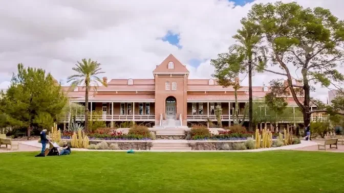 Tour of The University of Arizona for International Students