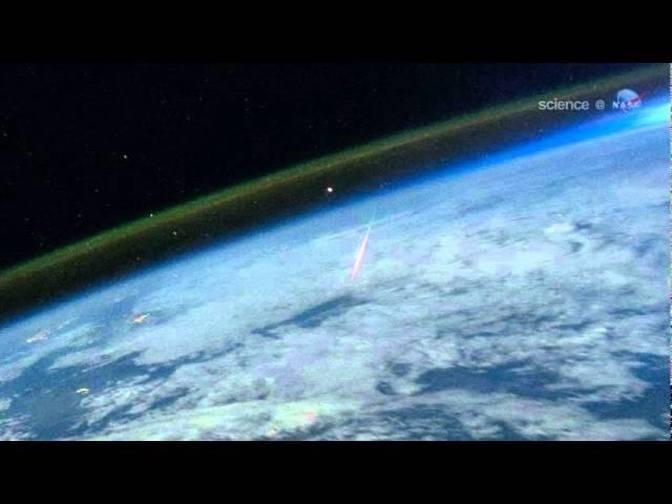 ScienceCasts: Bright Perseid Photographed from Space | Videos ...