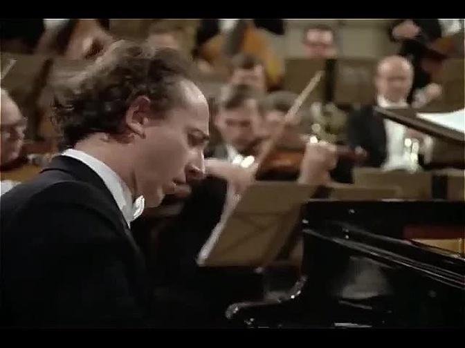 Mozart: Piano Concerto No 23 A major K 488, Maurizio Pollini, Karl Bohm