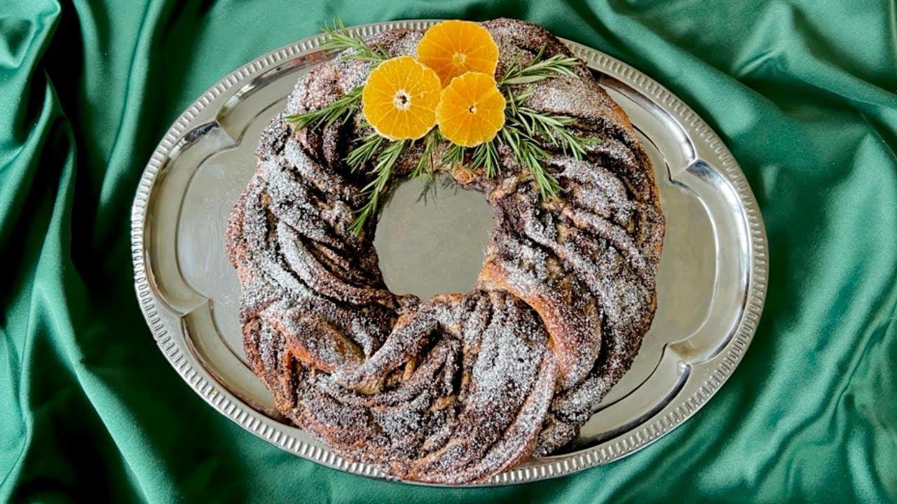 Wreath Pastry with Poppy Seed Filling | Holiday Baking