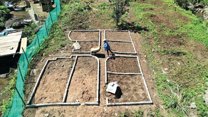 Making beds to grow more vegetables, expanding the farm, farm life - 200 days living in the forest