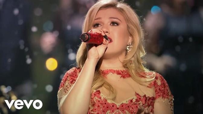 Kelly Clarkson - Underneath the Tree (Official Video)