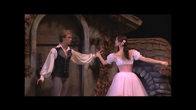 Diana Vishneva and Vladimir Malakhov in the A. Adam's ballet "Giselle". Act 1. Tokyo, 2004.