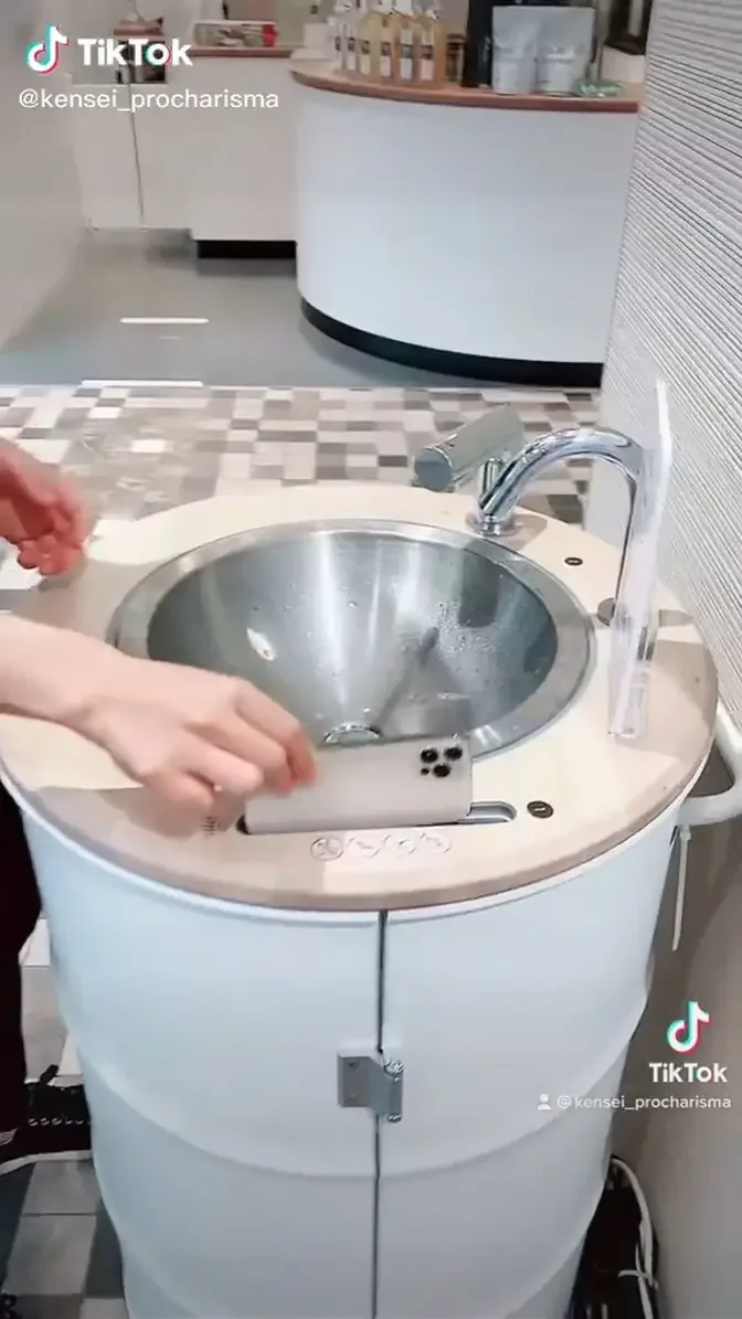 Super cool faucet!